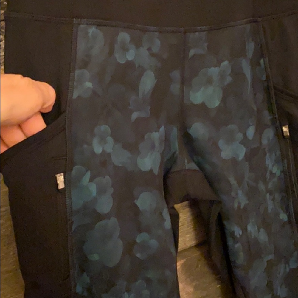 Like NEW! Athleta Traverse Frost Tights - Picture 6 of 10